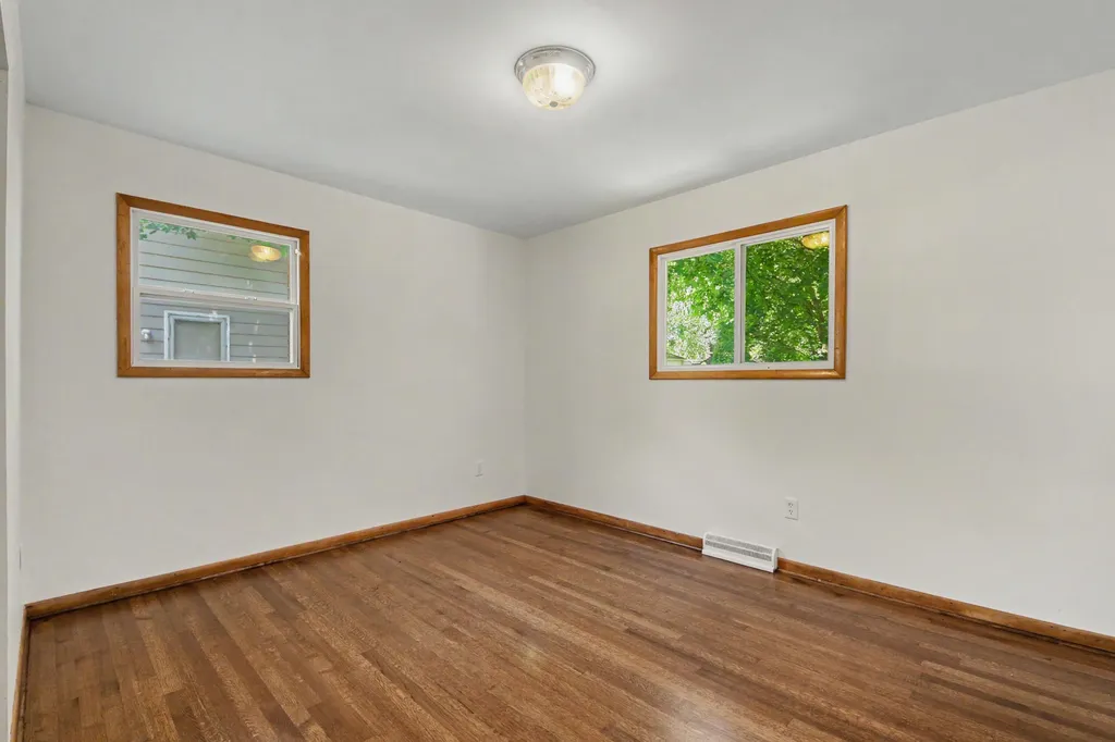 1932 Ridgemoor Drive SE Grand Rapids City MI 49506