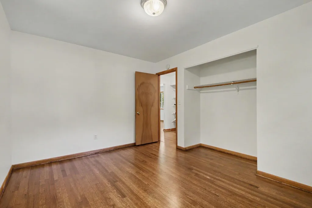 1932 Ridgemoor Drive SE Grand Rapids City MI 49506