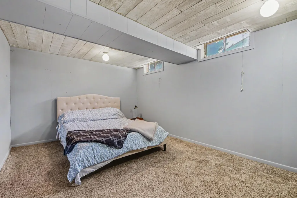 1932 Ridgemoor Drive SE Grand Rapids City MI 49506