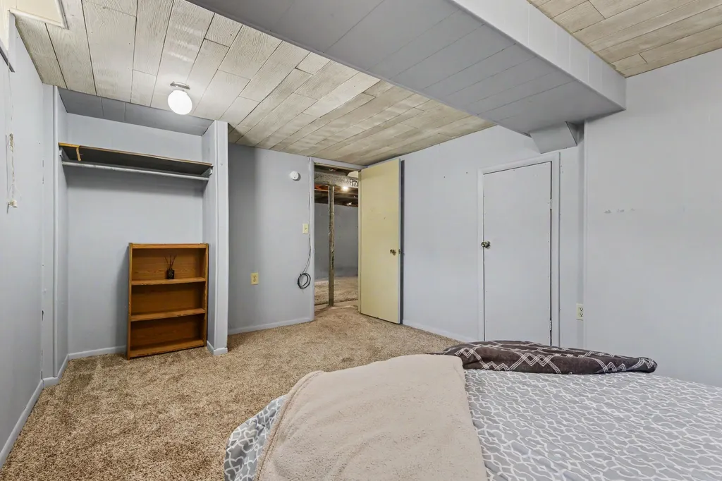 1932 Ridgemoor Drive SE Grand Rapids City MI 49506