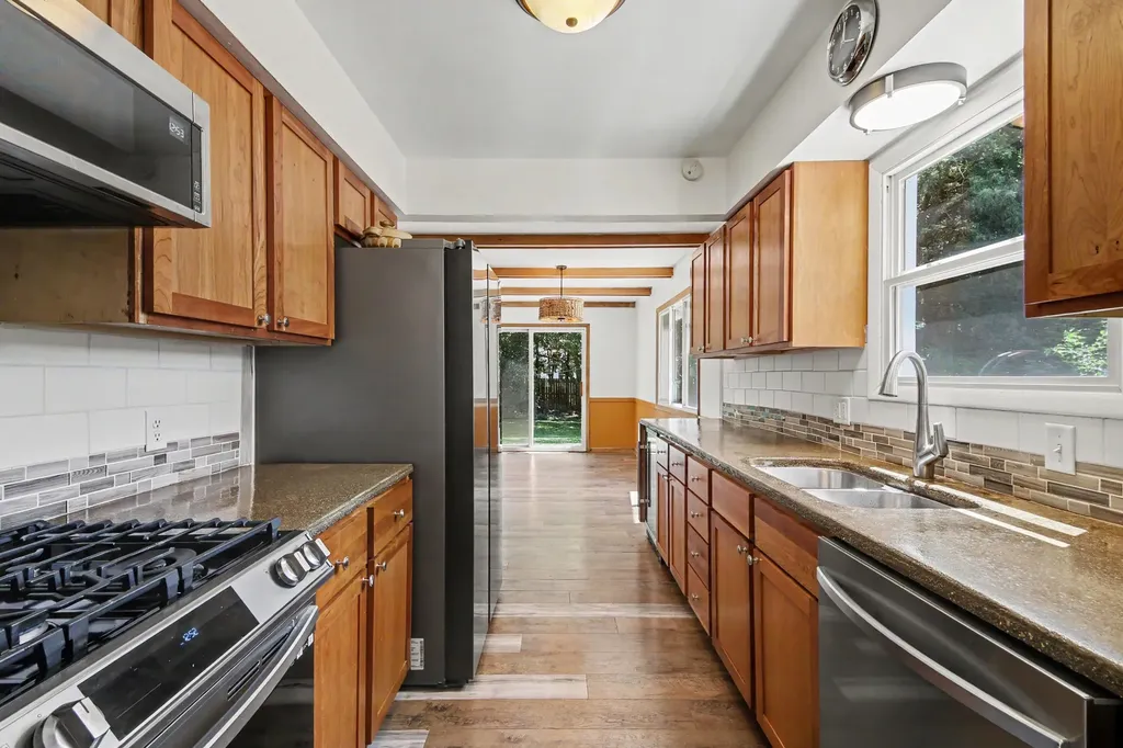1932 Ridgemoor Drive SE Grand Rapids City MI 49506