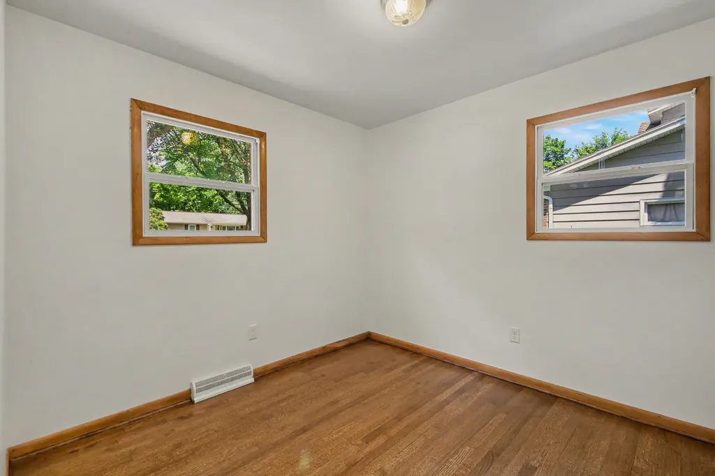 1932 Ridgemoor Drive SE Grand Rapids City MI 49506