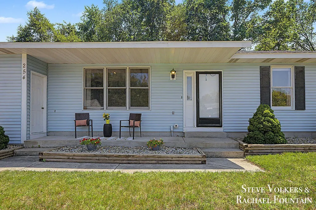 254 Elemeda Street Holland Charter Township MI 49424