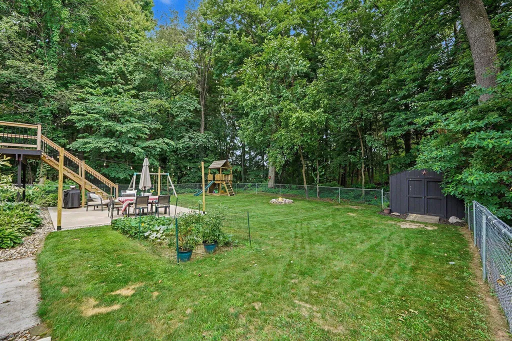 944 Oak Brook Court Middleville Village MI 49333
