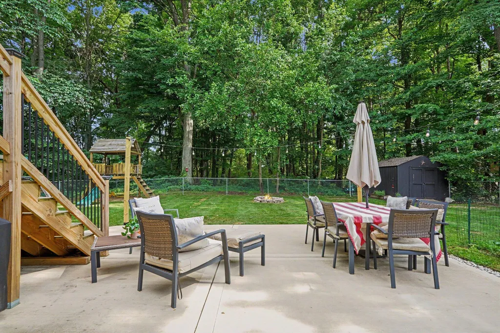 944 Oak Brook Court Middleville Village MI 49333