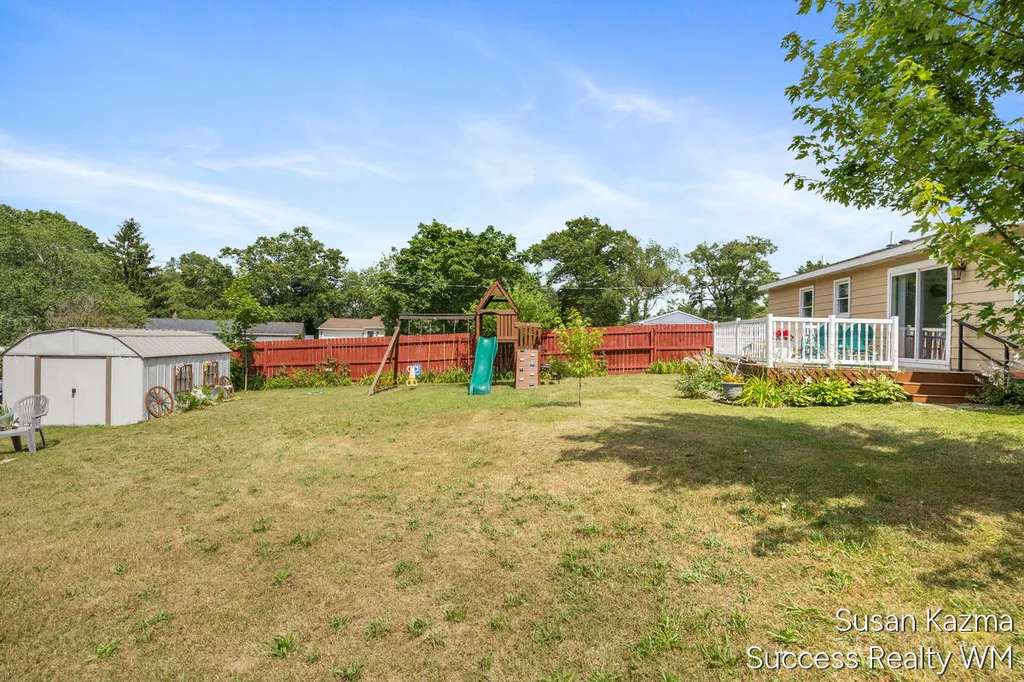 1313 Brookridge Street SE Kentwood City MI 49508