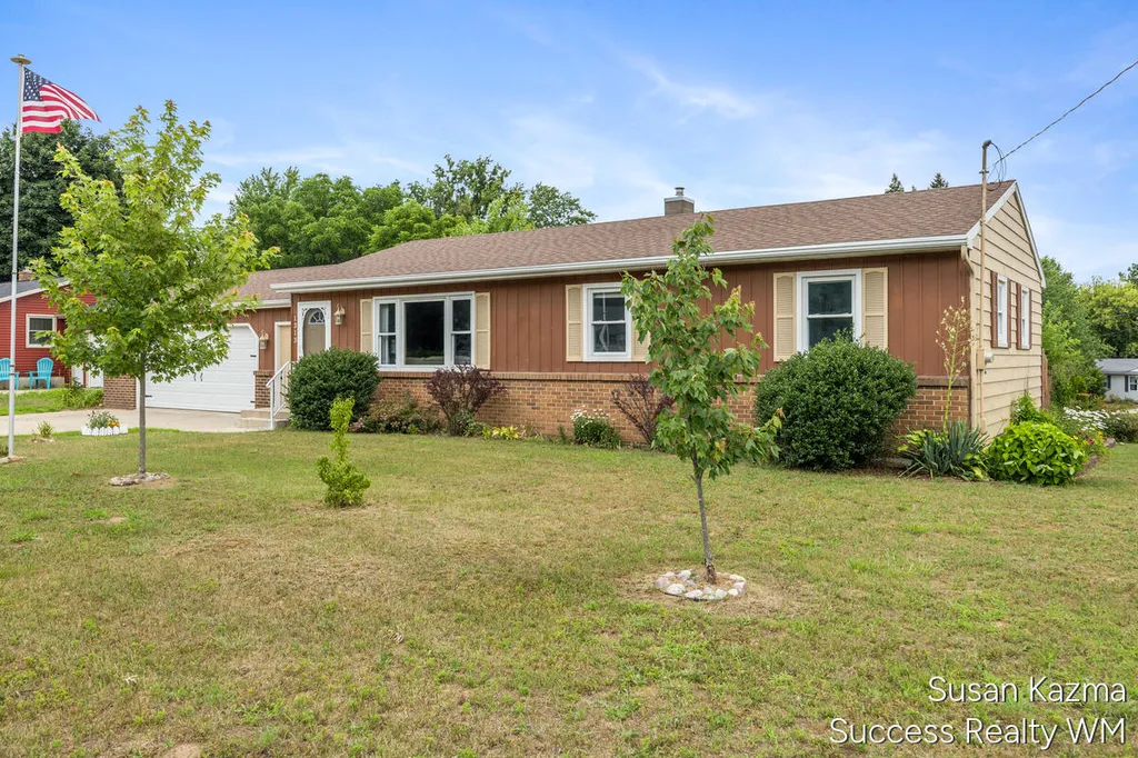 1313 Brookridge Street SE Kentwood City MI 49508