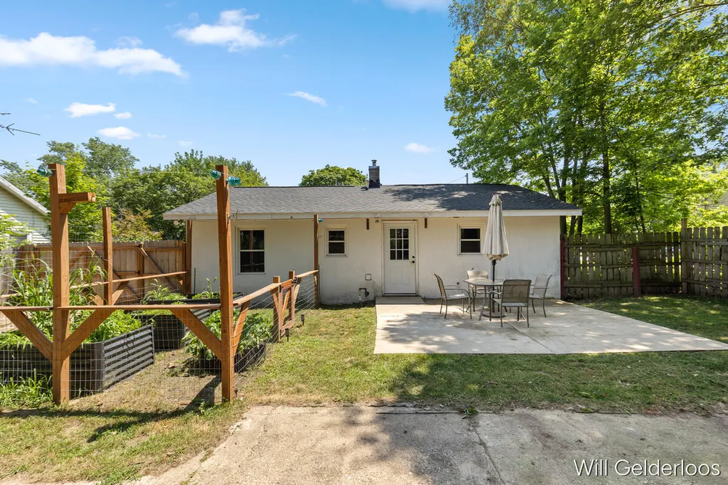 485 Park Street Wayland City MI 49348