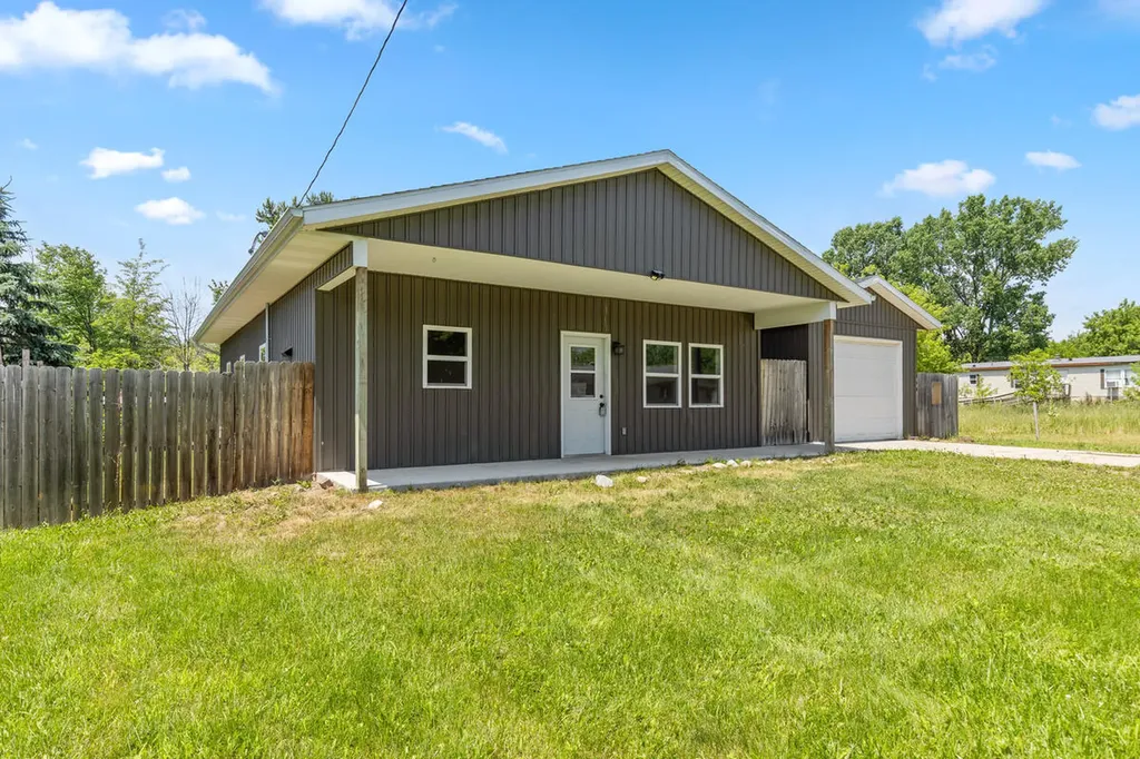 335 N 2nd Street Stanton City MI 48888