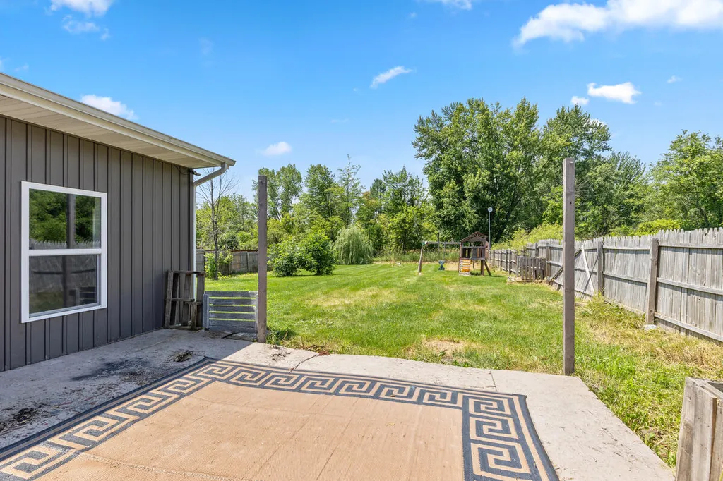 335 N 2nd Street Stanton City MI 48888
