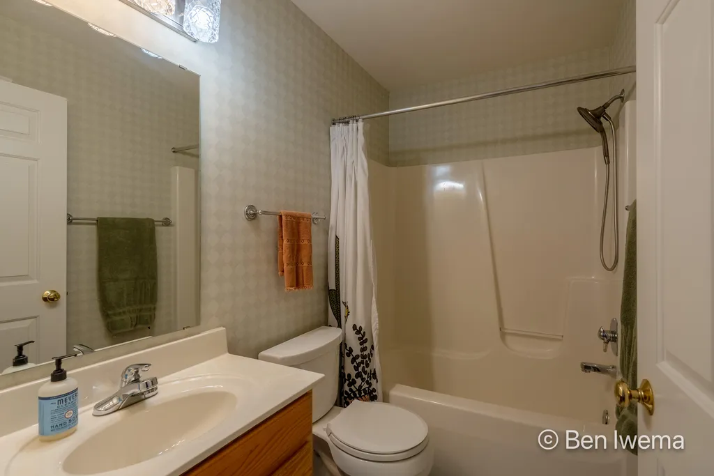 3916 Old Elm Drive SE Kentwood City MI 49512