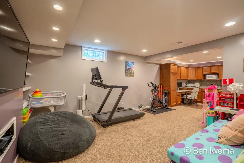 3916 Old Elm Drive SE Kentwood City MI 49512