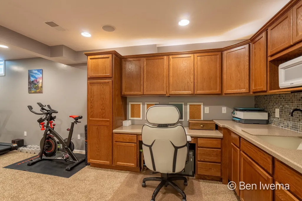 3916 Old Elm Drive SE Kentwood City MI 49512