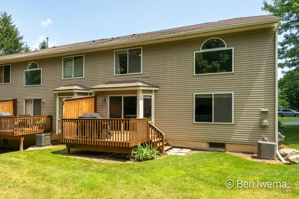 3916 Old Elm Drive SE Kentwood City MI 49512