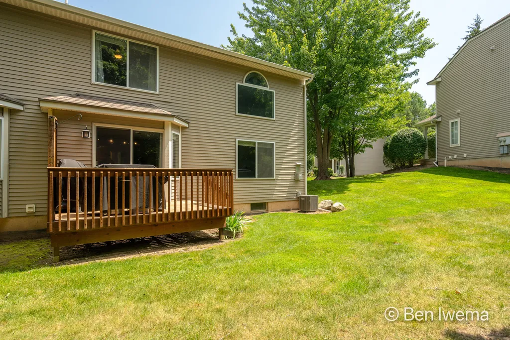 3916 Old Elm Drive SE Kentwood City MI 49512