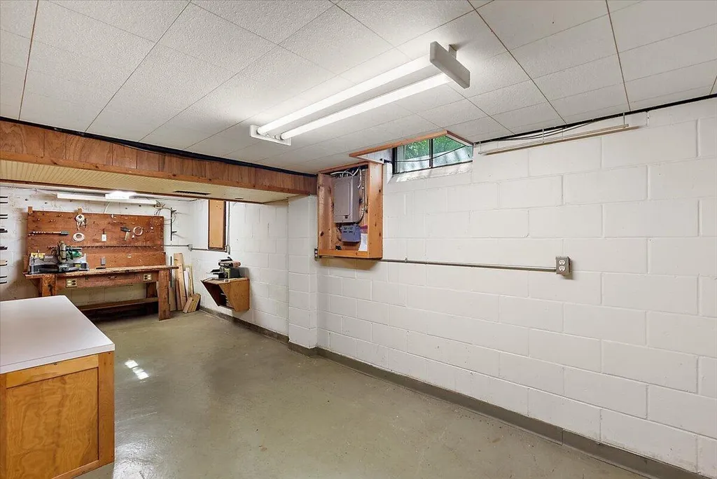 1901 Greenlawn Avenue Kalamazoo City MI 49006