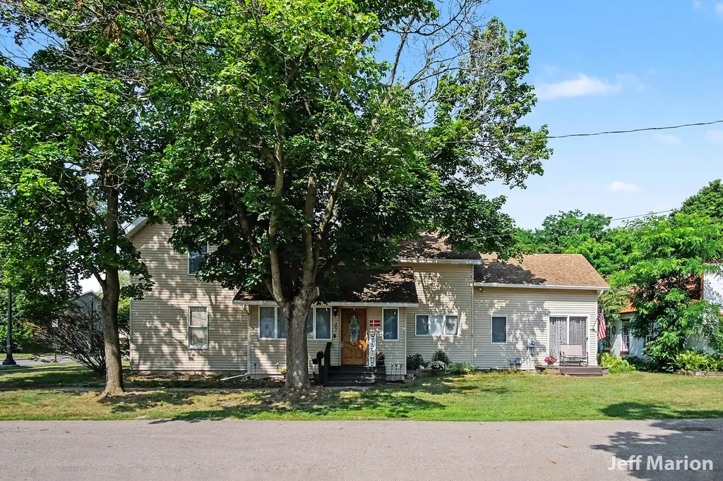 301 N Clay Street Greenville City MI 48838