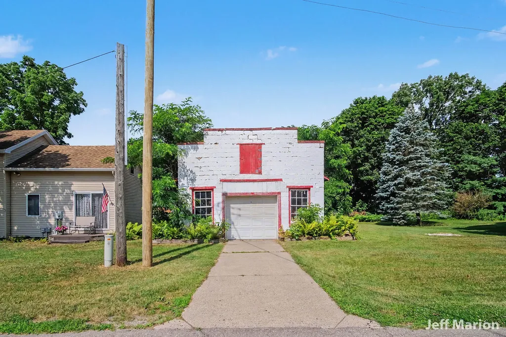 301 N Clay Street Greenville City MI 48838