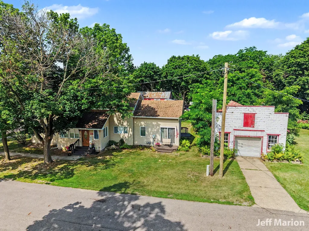 301 N Clay Street Greenville City MI 48838