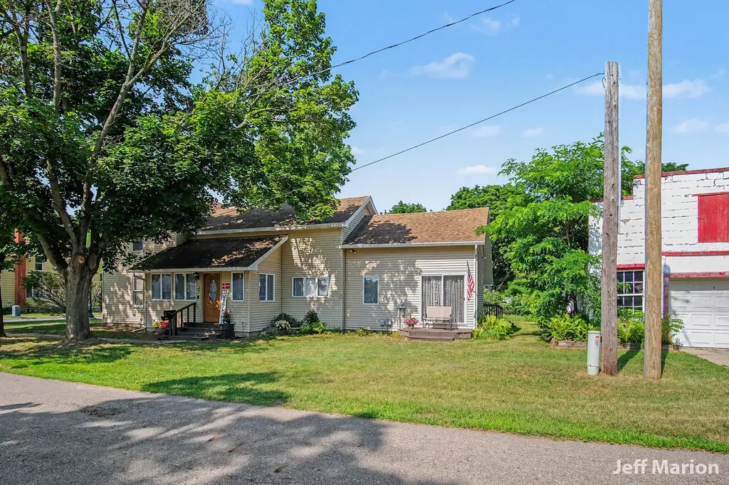 301 N Clay Street Greenville City MI 48838