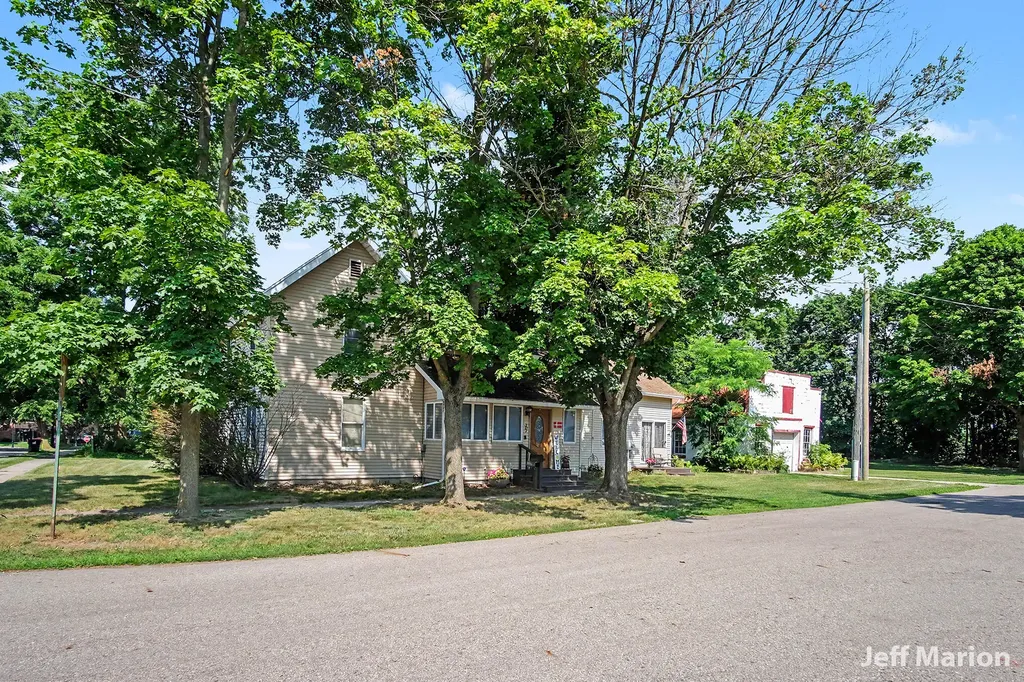 301 N Clay Street Greenville City MI 48838