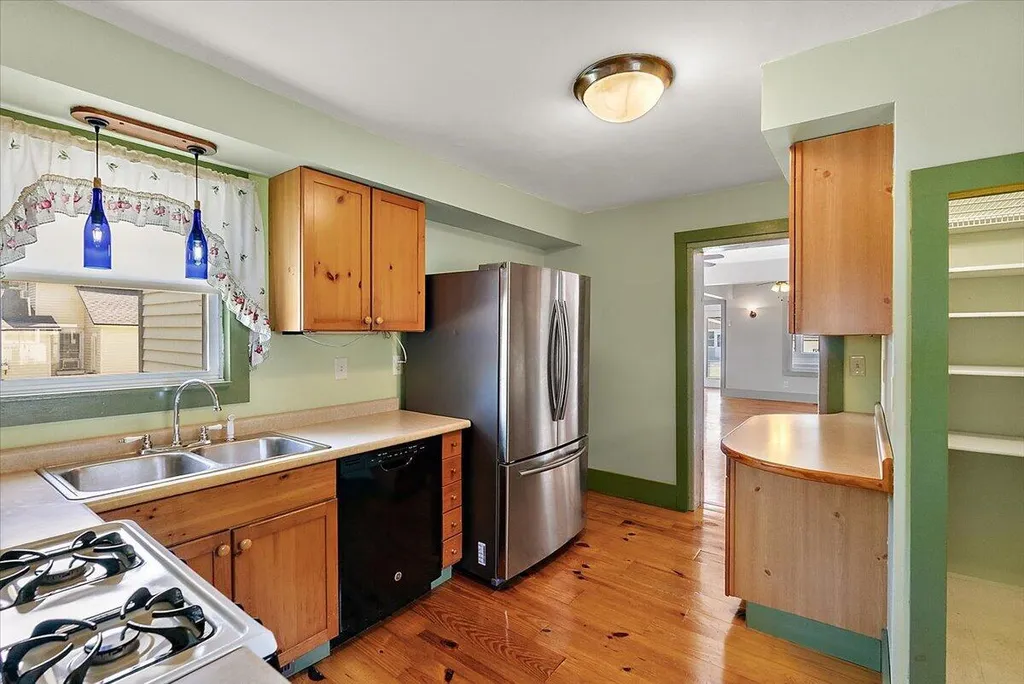 903 Cogswell Street NW Walker City MI 49544