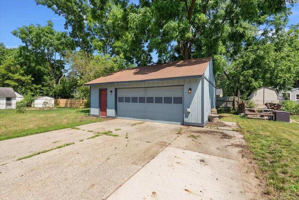 903 Cogswell Street NW Walker City MI 49544