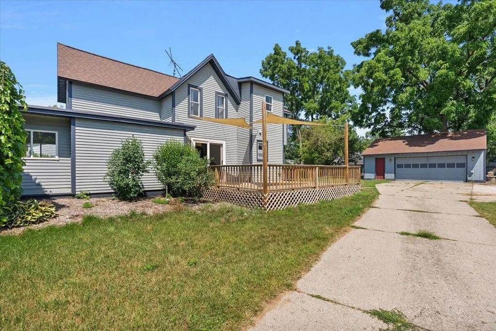 903 Cogswell Street NW Walker City MI 49544