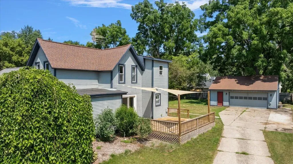 903 Cogswell Street NW Walker City MI 49544