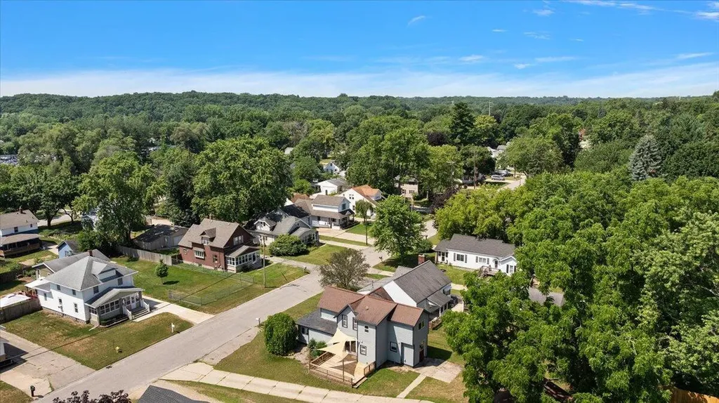 903 Cogswell Street NW Walker City MI 49544