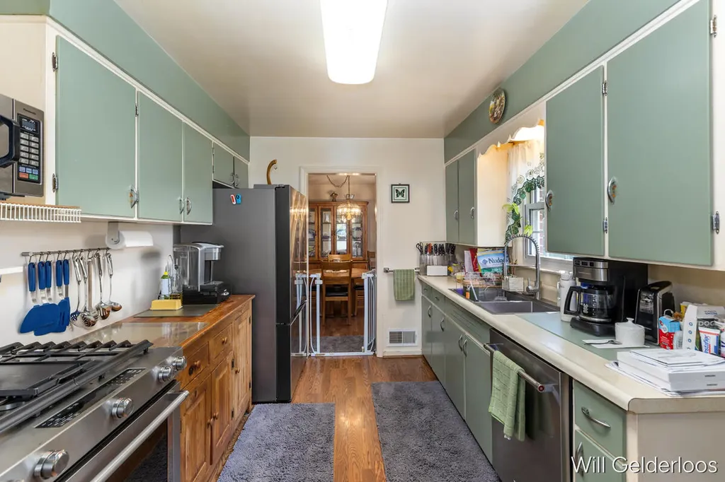 559 Shawmut Boulevard NW Grand Rapids City MI 49504