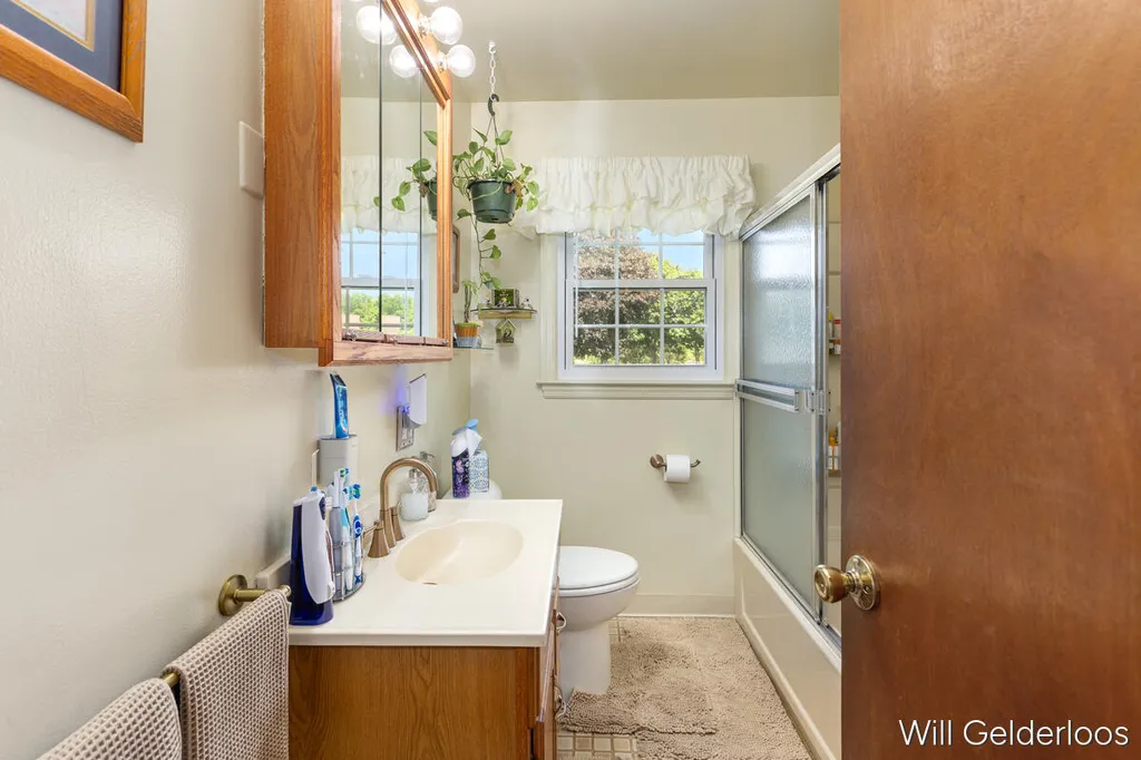 559 Shawmut Boulevard NW Grand Rapids City MI 49504