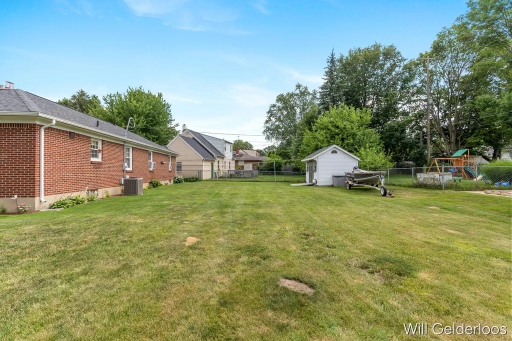 559 Shawmut Boulevard NW Grand Rapids City MI 49504