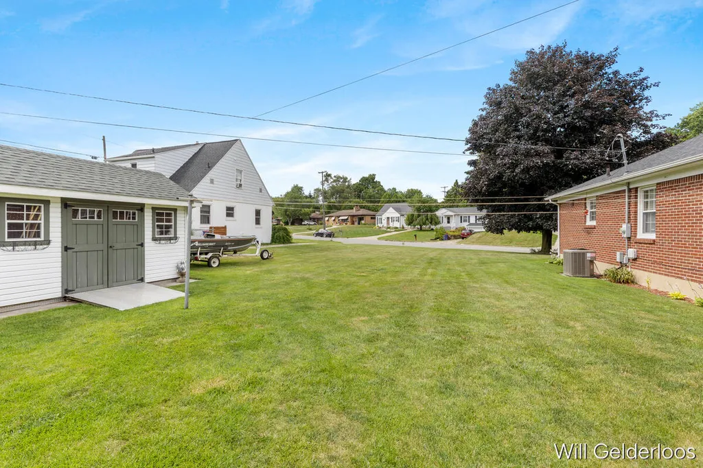 559 Shawmut Boulevard NW Grand Rapids City MI 49504