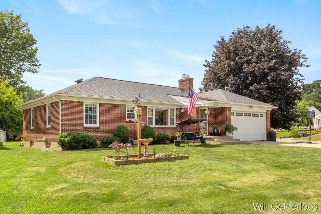 559 Shawmut Boulevard NW Grand Rapids City MI 49504