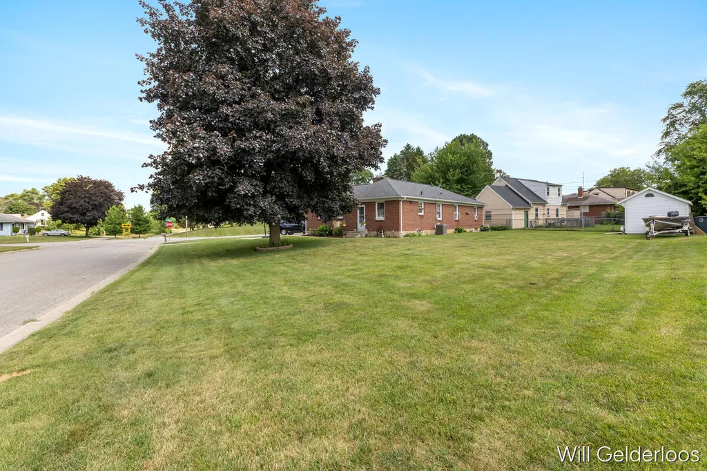 559 Shawmut Boulevard NW Grand Rapids City MI 49504