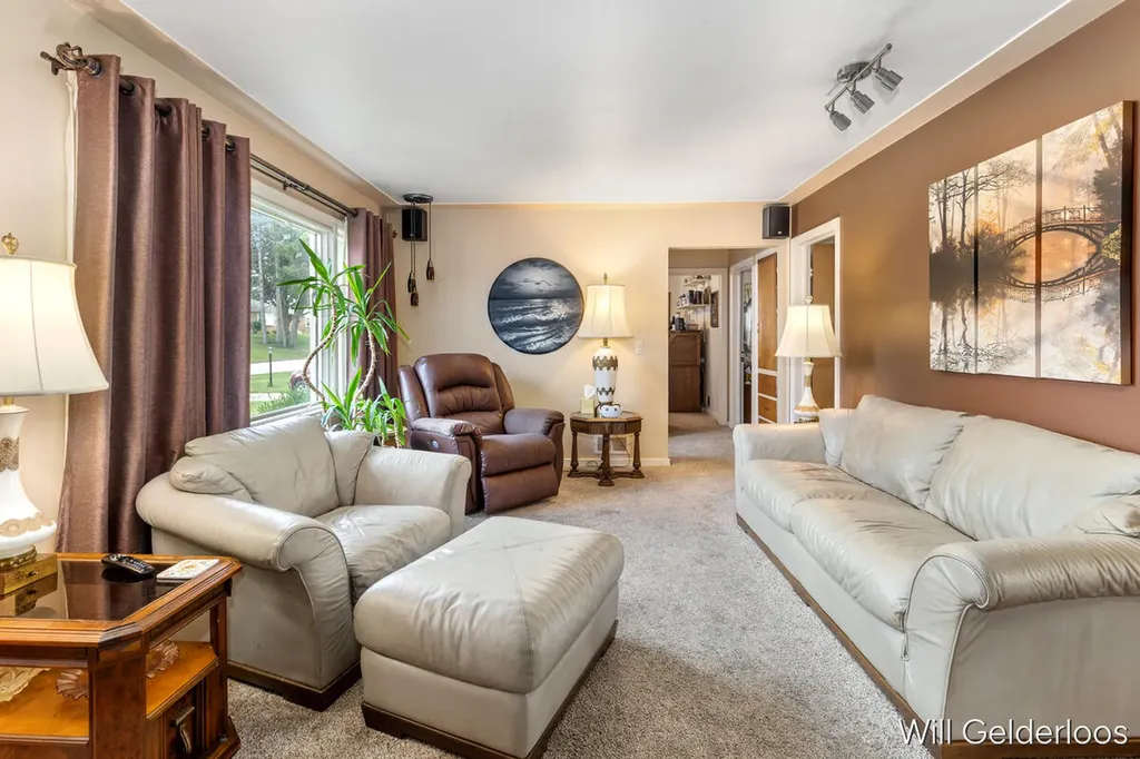 559 Shawmut Boulevard NW Grand Rapids City MI 49504