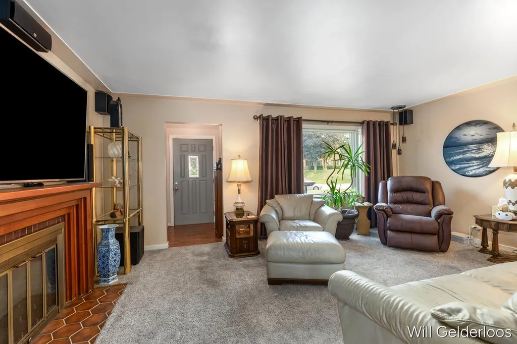 559 Shawmut Boulevard NW Grand Rapids City MI 49504