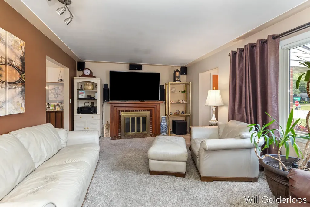 559 Shawmut Boulevard NW Grand Rapids City MI 49504