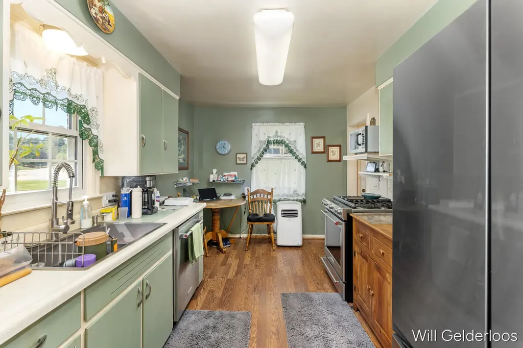 559 Shawmut Boulevard NW Grand Rapids City MI 49504