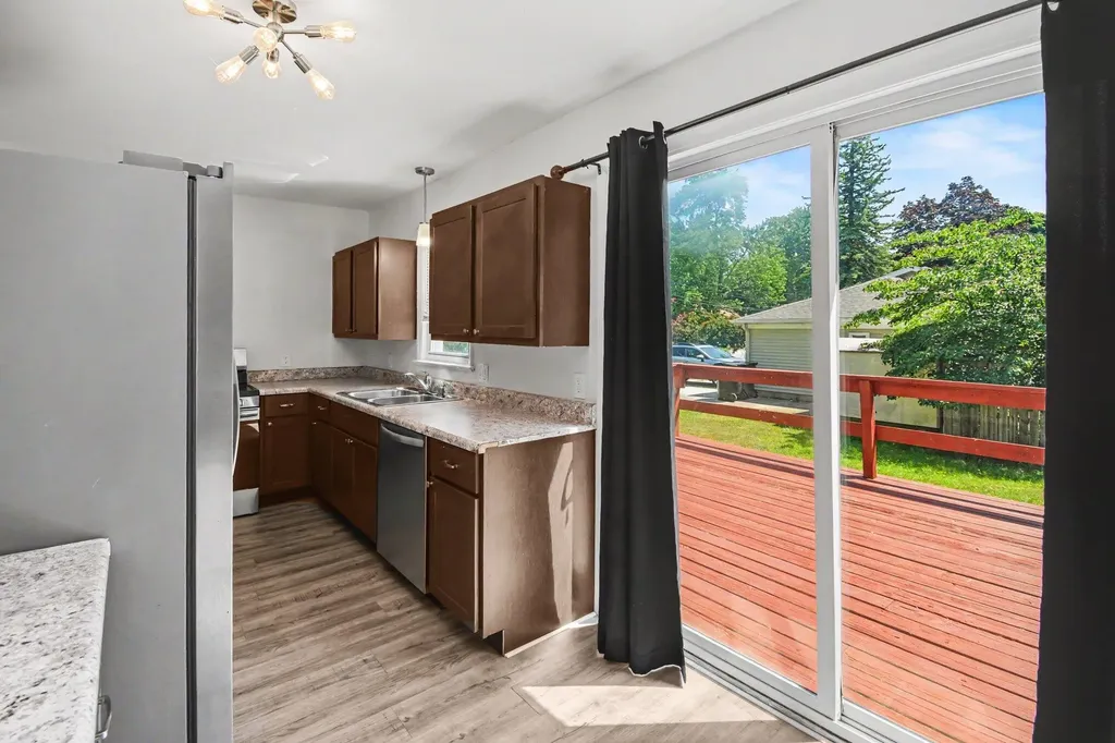 5134 Heyboer Avenue SE Kentwood City MI 49548