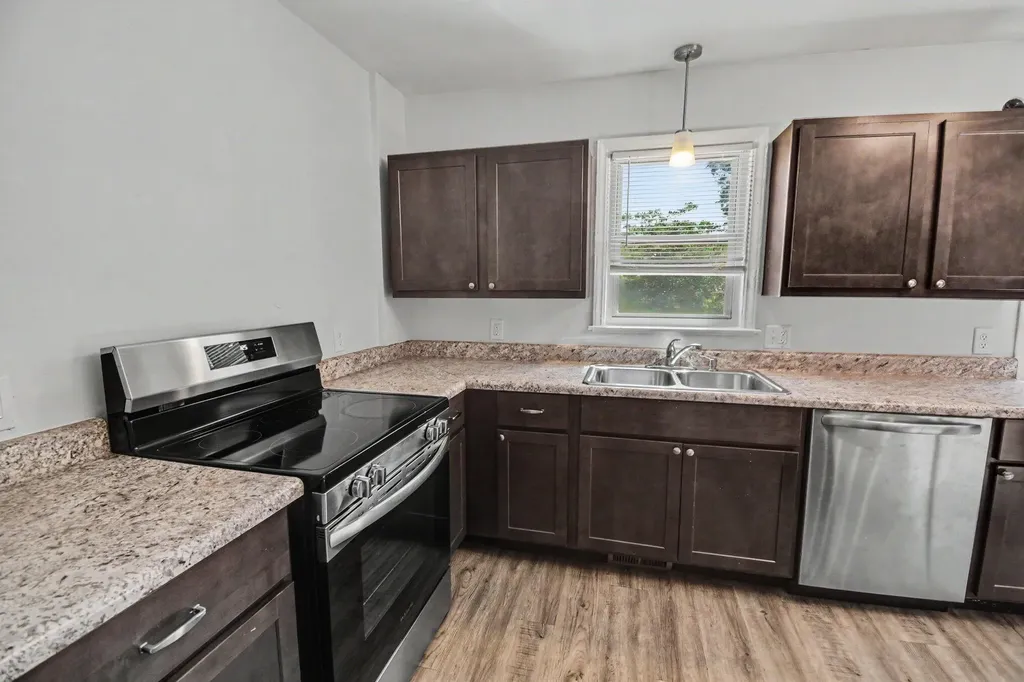 5134 Heyboer Avenue SE Kentwood City MI 49548