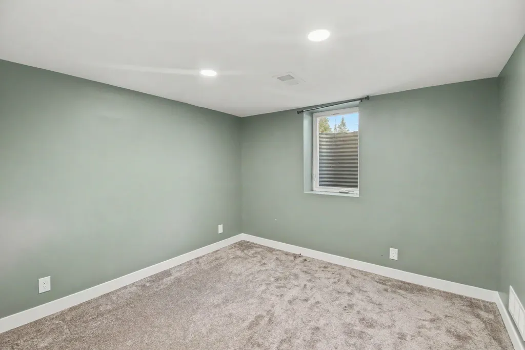 5134 Heyboer Avenue SE Kentwood City MI 49548