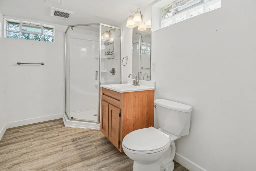 5134 Heyboer Avenue SE Kentwood City MI 49548