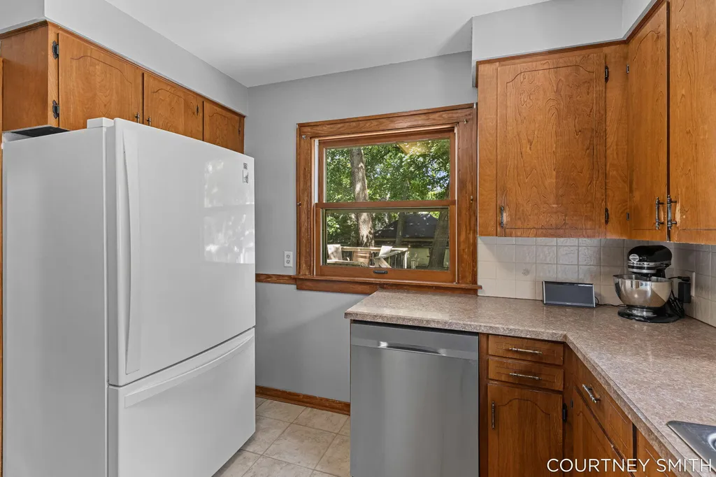 2626 Forest Grove Avenue SW Wyoming City MI 49519