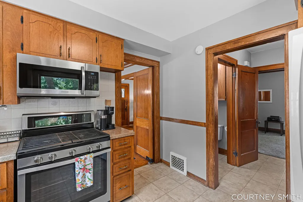 2626 Forest Grove Avenue SW Wyoming City MI 49519