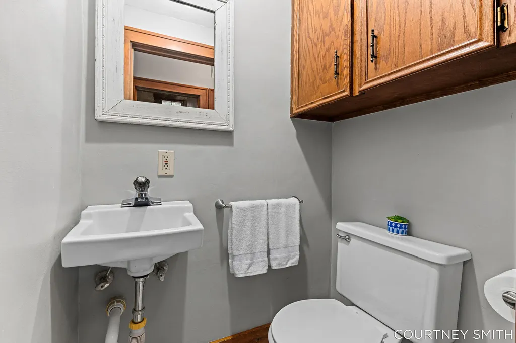 2626 Forest Grove Avenue SW Wyoming City MI 49519