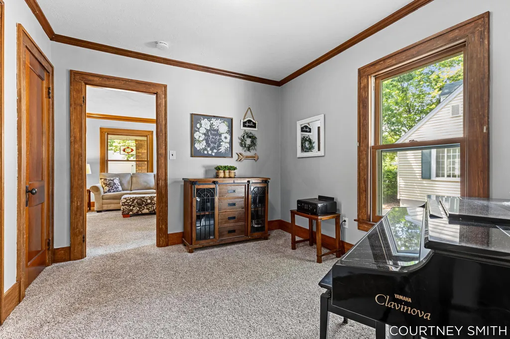 2626 Forest Grove Avenue SW Wyoming City MI 49519