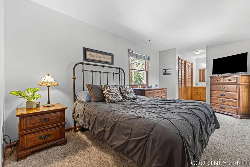 2626 Forest Grove Avenue SW Wyoming City MI 49519