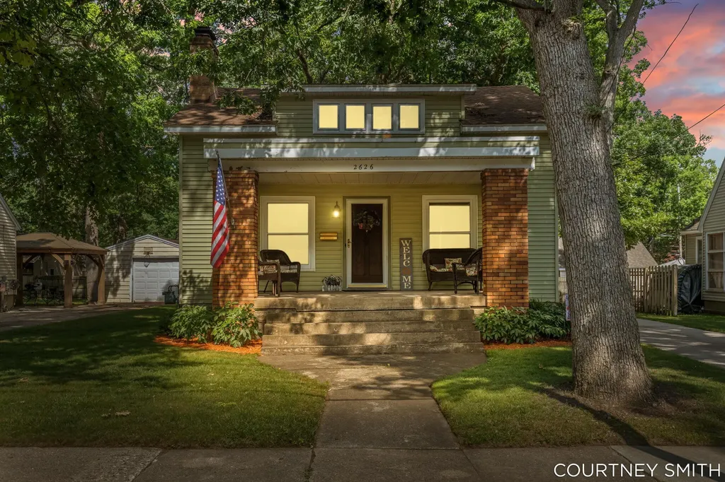 2626 Forest Grove Avenue SW Wyoming City MI 49519